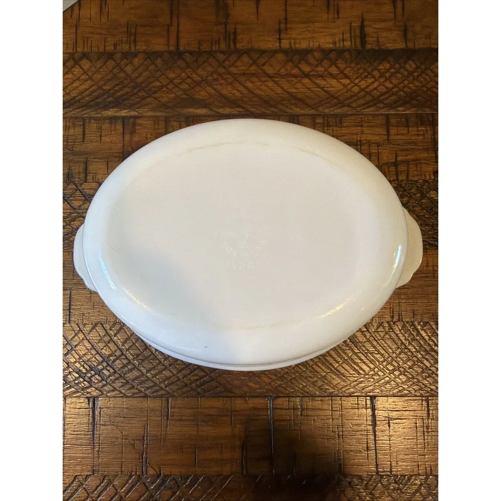 Fire-King Anchor Hocking Vintage Pattern Oval 1 1/2 Qt Casserole Dish - No Lid